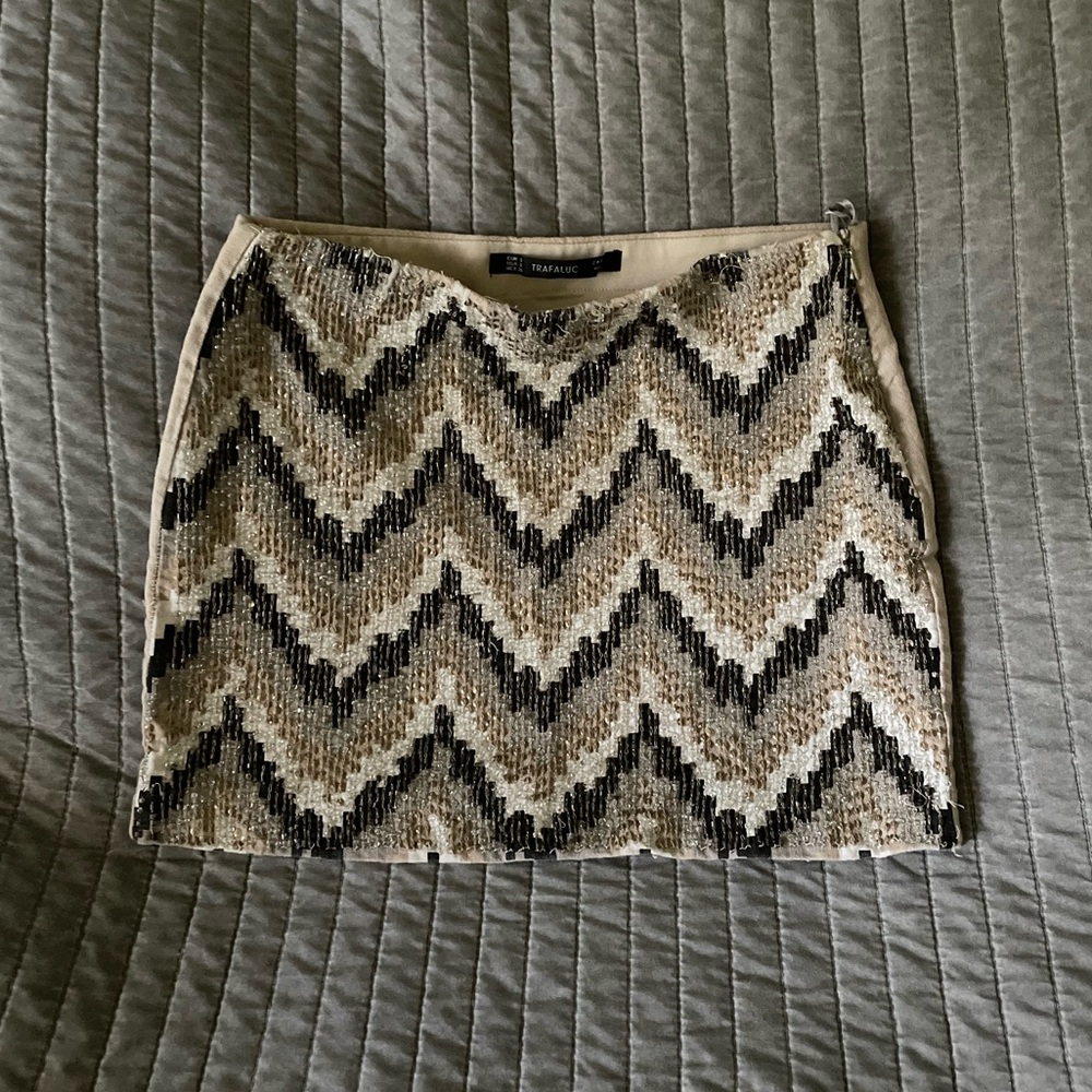 Zara Mini Skirt (𝕊𝔸𝕃𝔼)